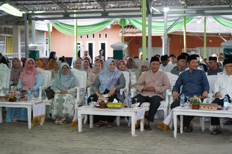 Wakil Bupati Pringsewu, Umi Laila Hadiri Buka Puasa dan Sholat Tarawih Bersama Masyarakat