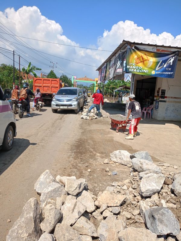 Dikerjakan Secara Asal-Asalan, Proyek Bangunan Talud di Sidodadi Kecamatan Pardasuka Jadi Sorotan Masyarakat