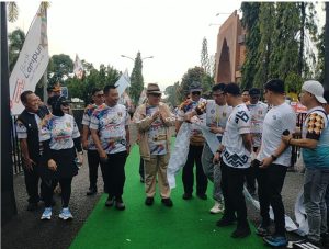 Ribuan Warga Tanggamus Semarakkan Color Run 2025, Bupati Tinjau Stan UMKM