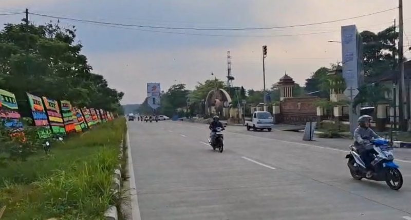 Gelombang Karangan Bunga Penuhi Polda Lampung, Protes Kriminalisasi Pers dan LSM